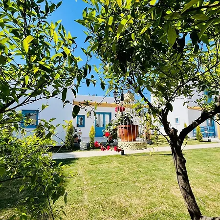 Jakaranda Unique Апарт-отель